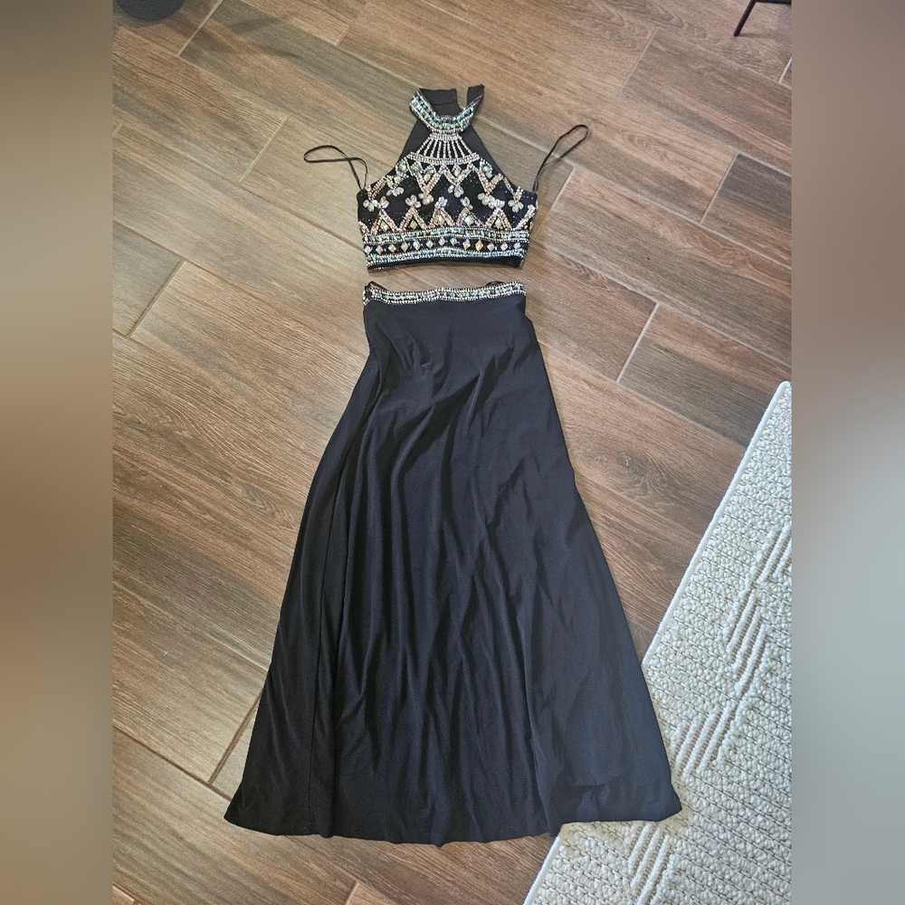 BEAUTIFUL VINTAGE TWO-PIECE BLACK EMBELLISHED SKIRT OUTFIT SZ SMALL